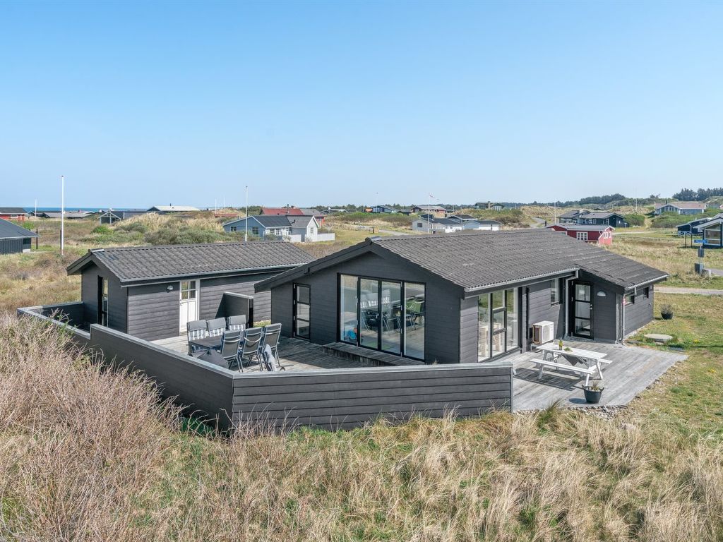 "Aviana" - 175m from the sea cover
