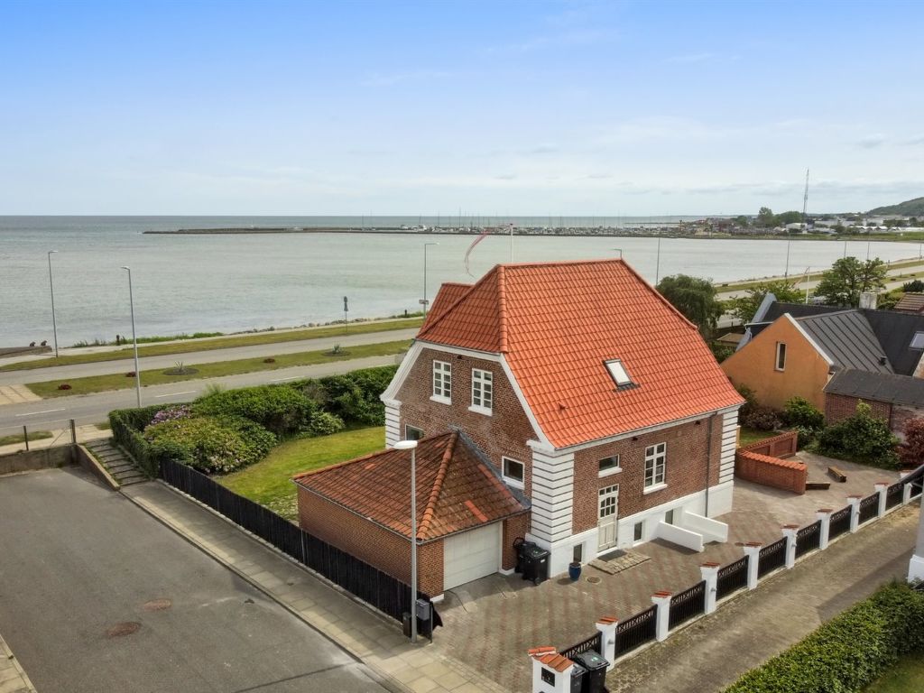 "Kosara" - 50m from the sea cover