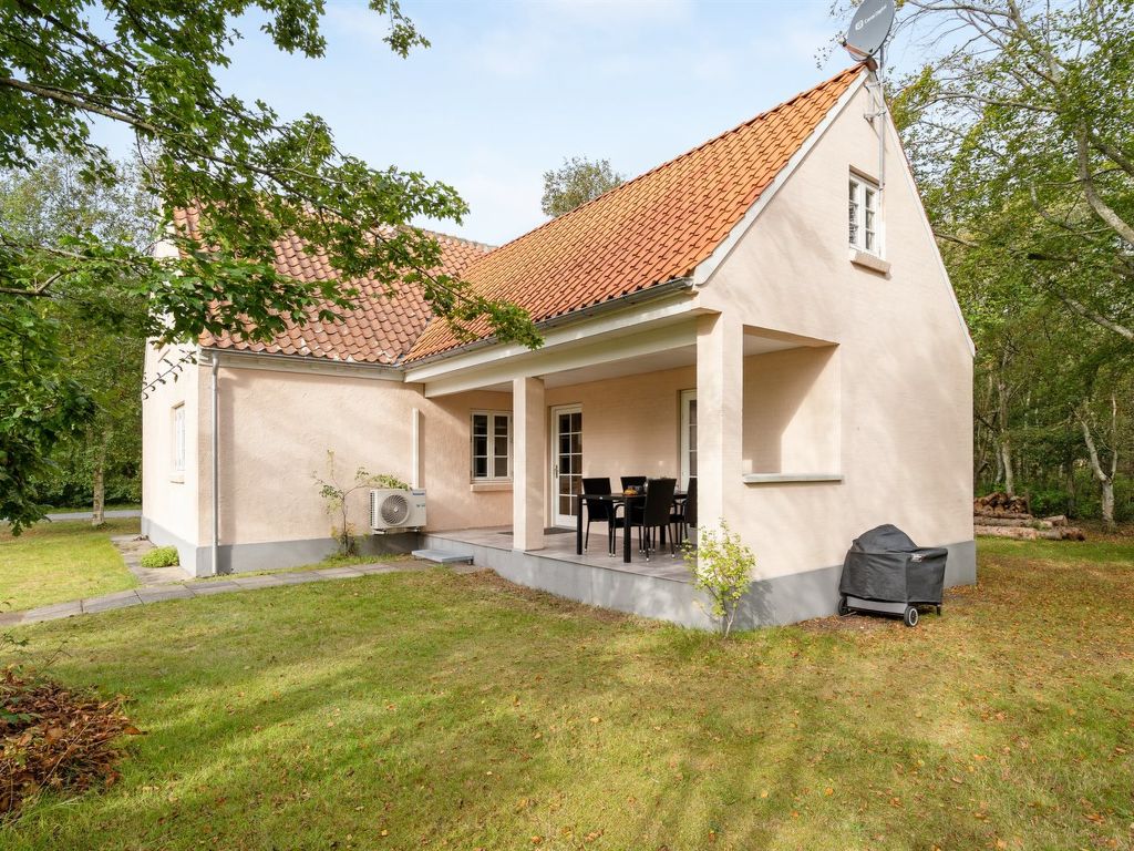 "Hildegunn" - 200m from the sea cover