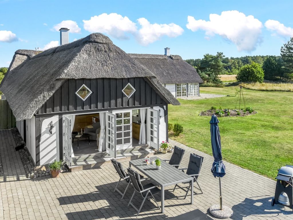 "Ronja" - 1.3km from the sea cover