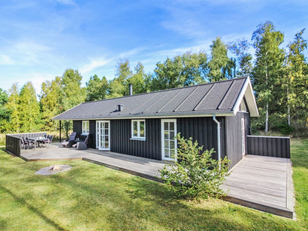 "Santtu" - 600m from the sea cover