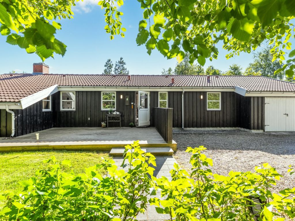 "Olli" - 600m from the sea cover