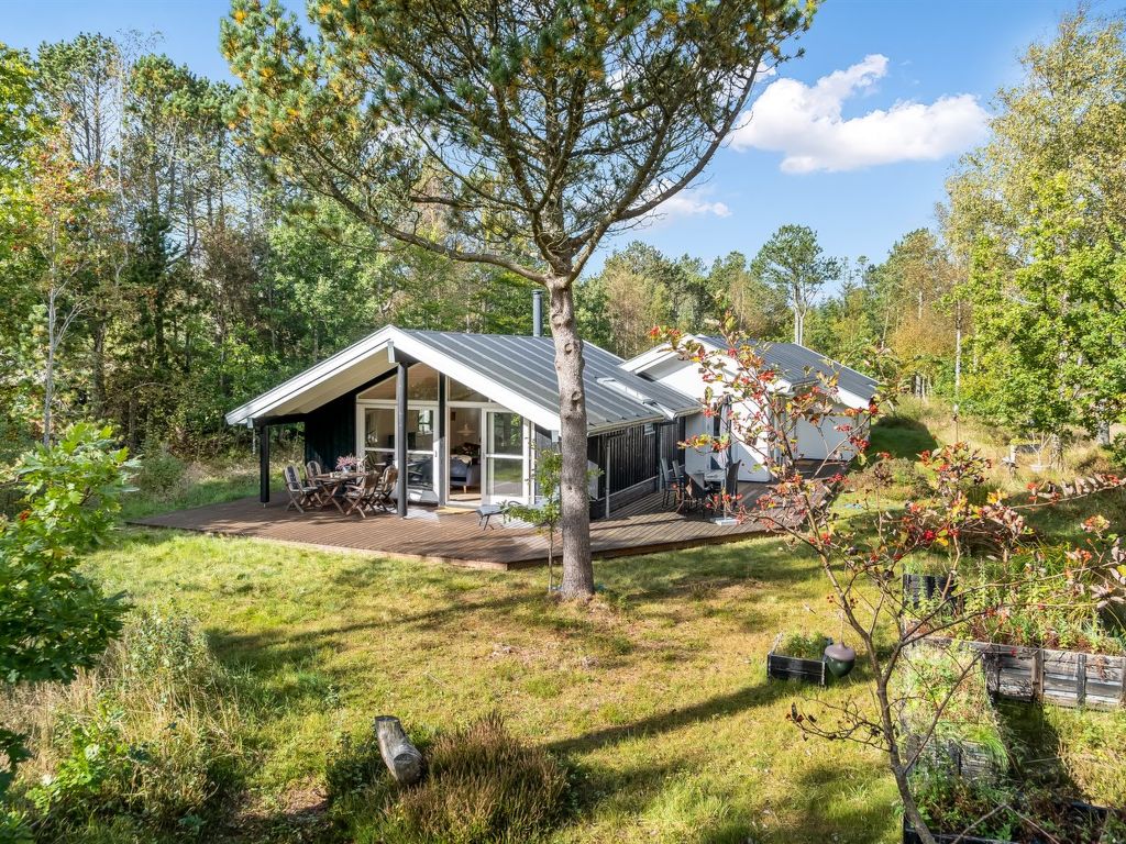 "Reinfried" - 250m from the sea cover