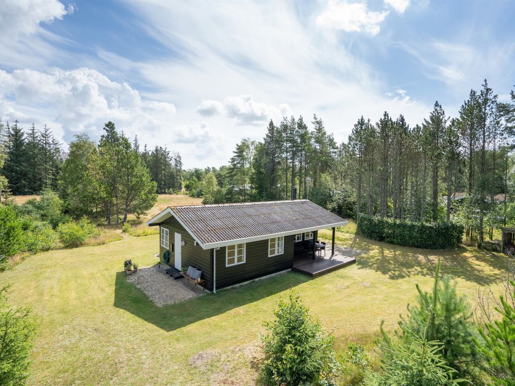 "Gizelle" - 1.5km from the sea cover