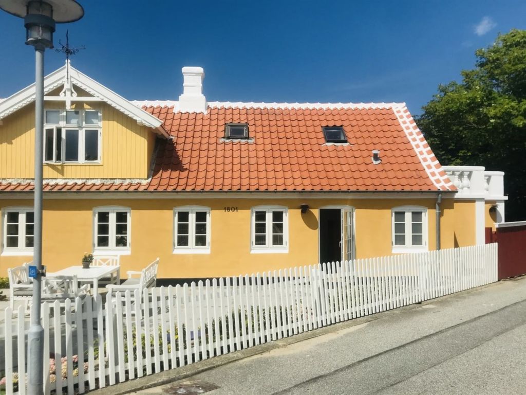 "Juhana" - 150m from the sea cover