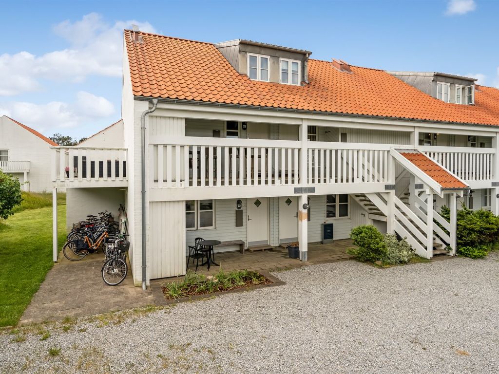 "Jelke" - 1km from the sea cover