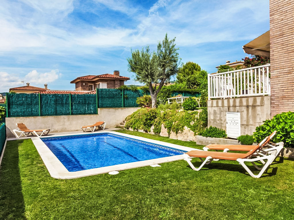Villa Esther cover