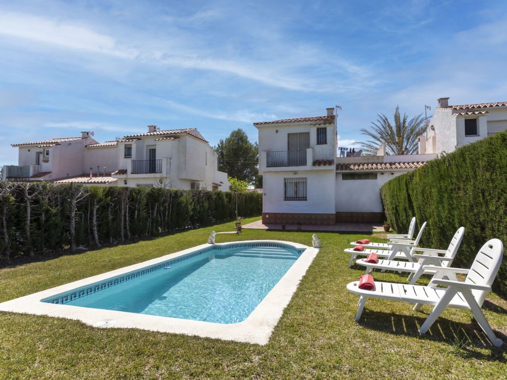 Villa Tres Calas 3 cover