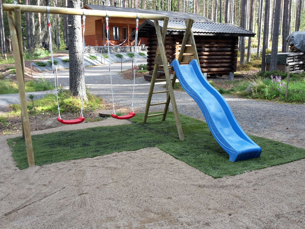 Lepovalkeinen cover