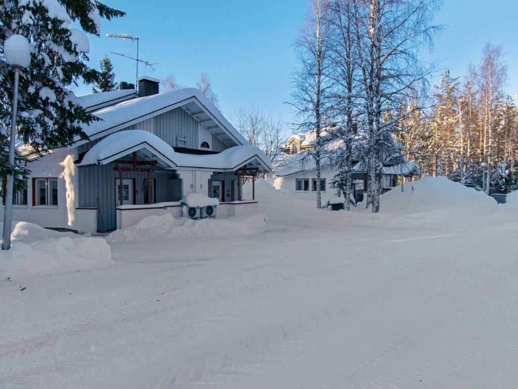 Hallantytär a1 paritalo