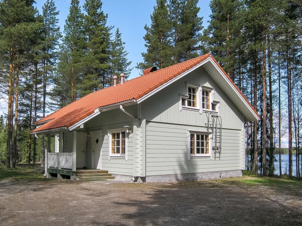 Yläneuvola niemi cover