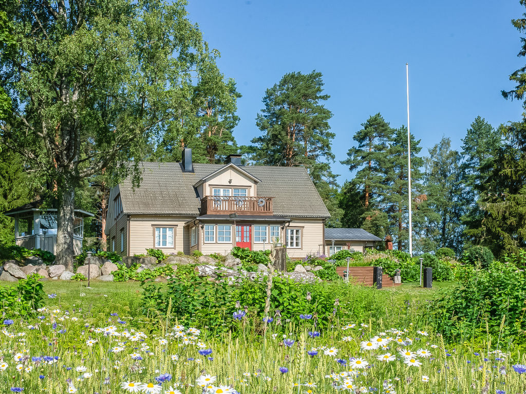 Päätalo, mökkilomat ja perhejuhlat