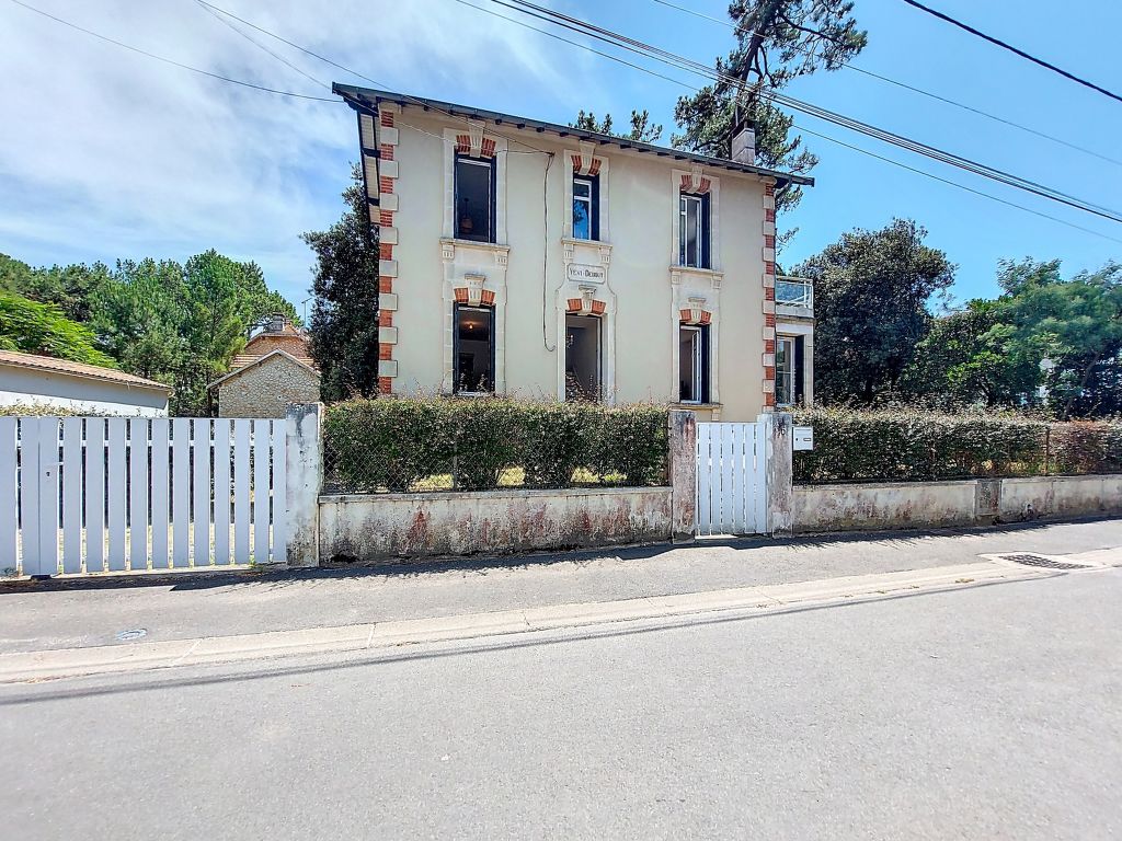Villa Vent Debout cover