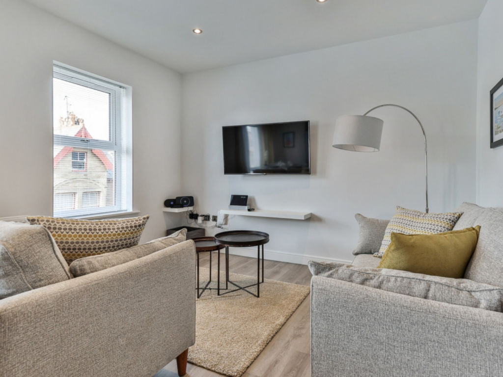 Belle House, Apt 4