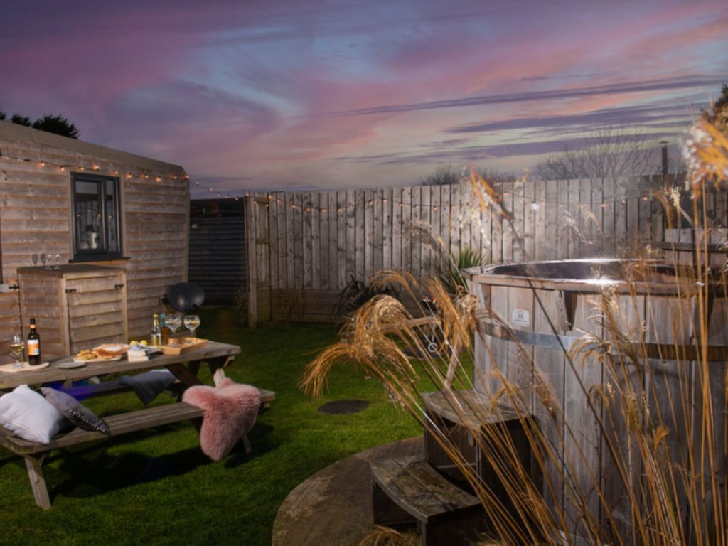 Hot Tub Lodge 3