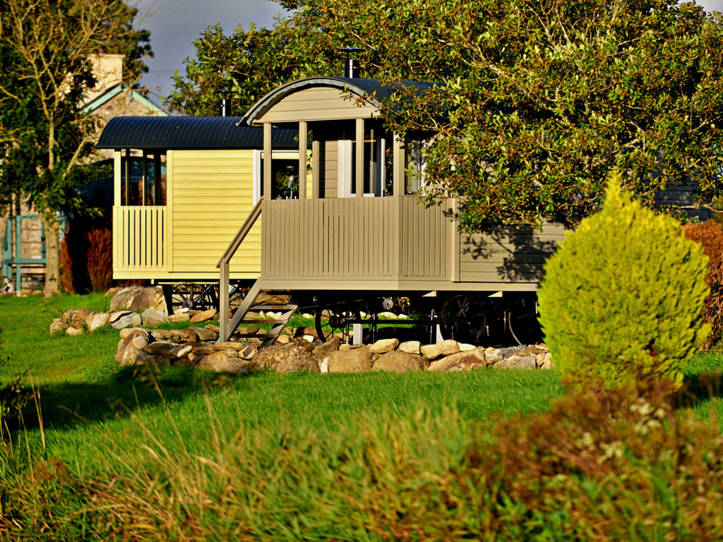 'Elen' Gypsy Hut cover