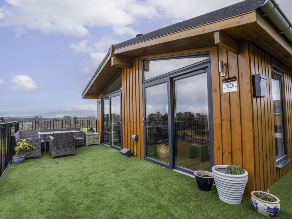 Loch Leven Lodge 25 East cover