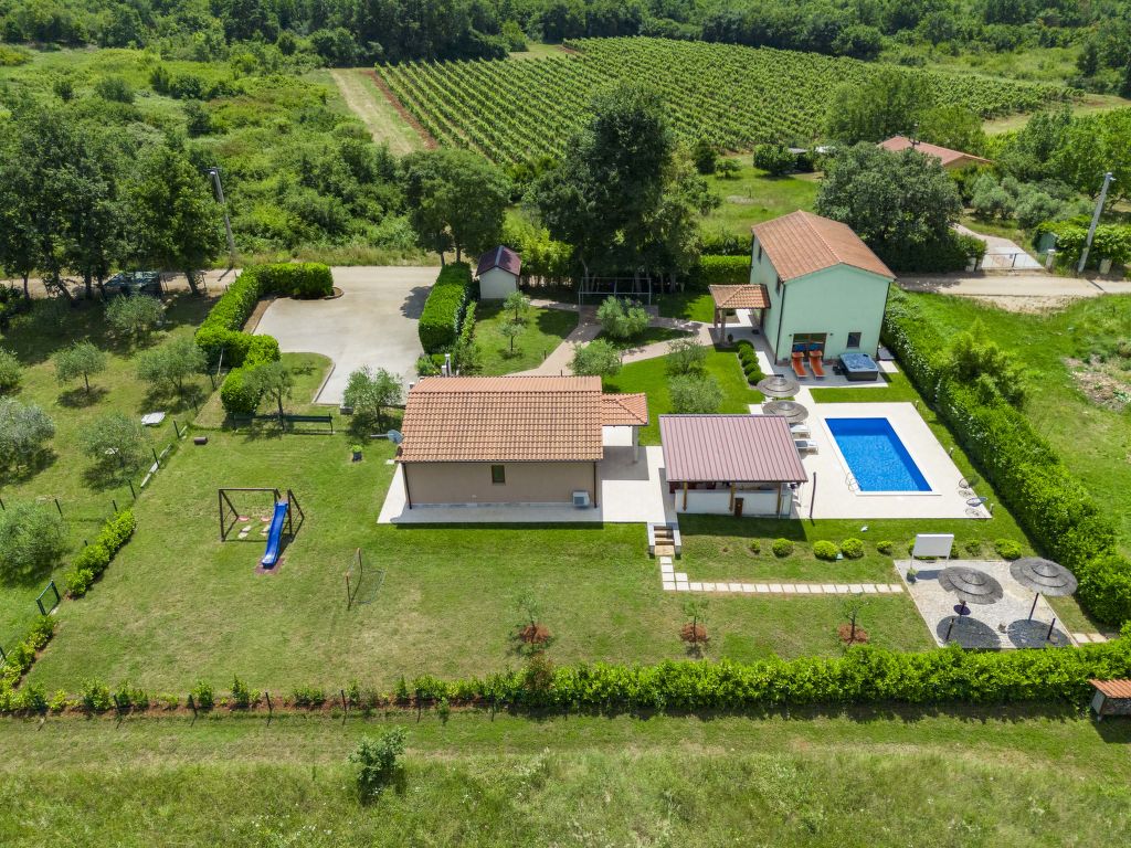 Villa Paliska cover