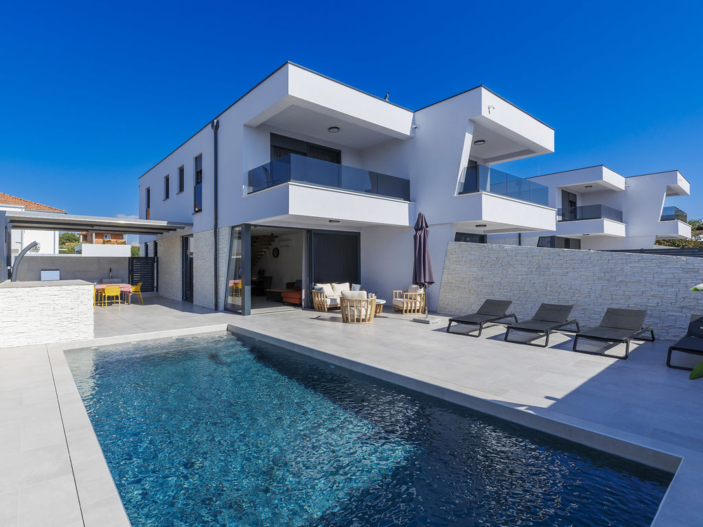Villa MI cover