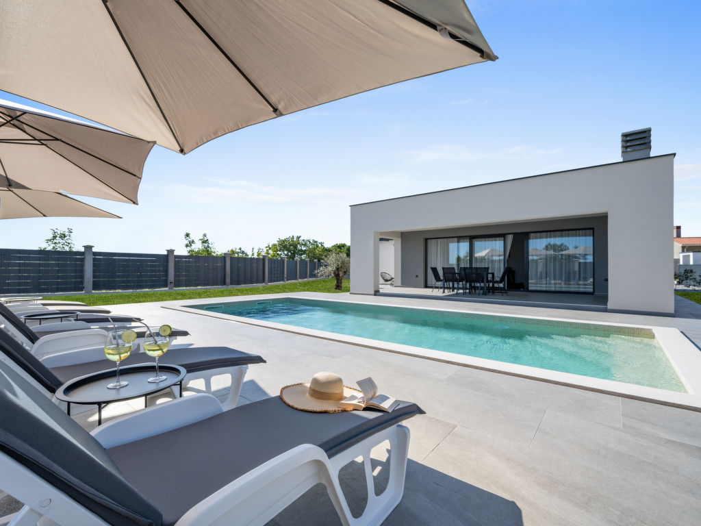 Villa Meraki cover