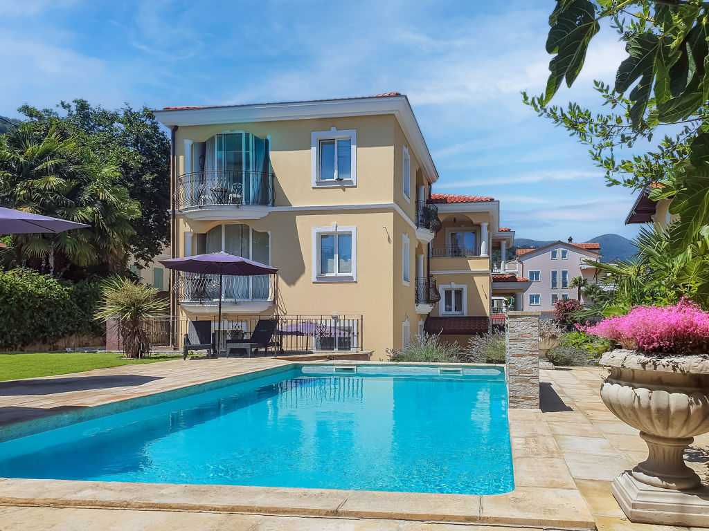 Villa Palazzo cover