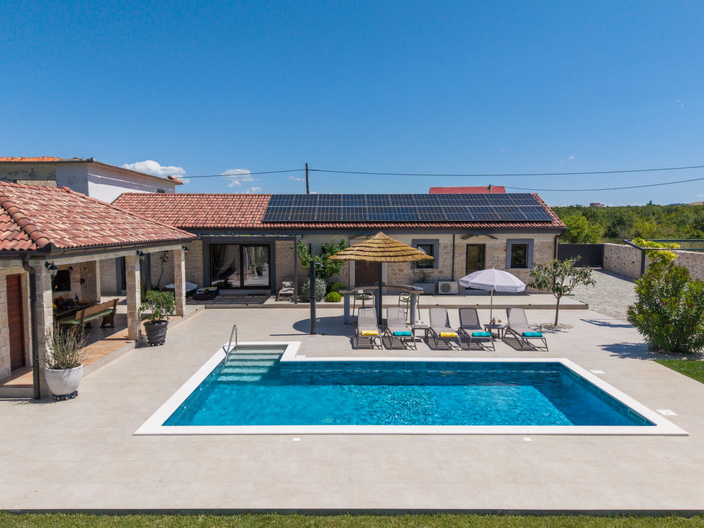 Villa Tanja cover