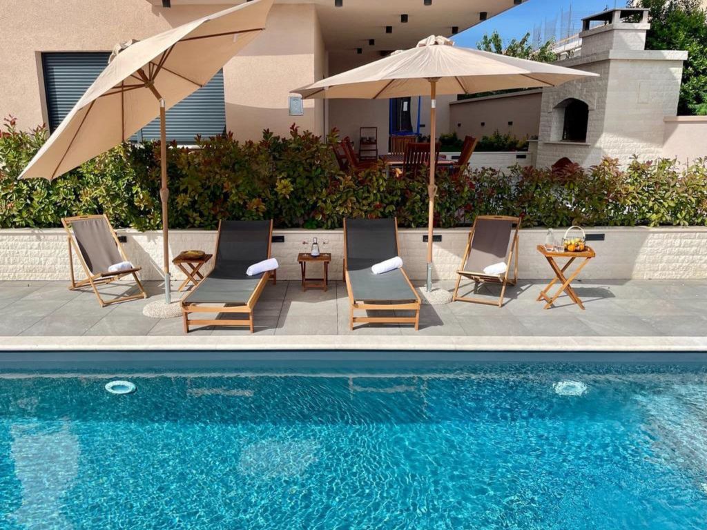 Garden Villa cover