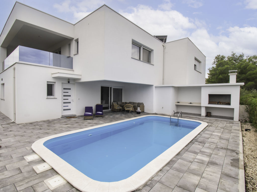 Villa Loreta cover