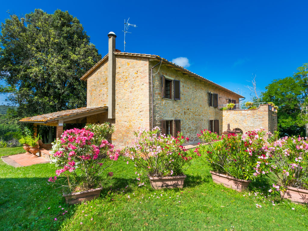 Poggio al Colle cover