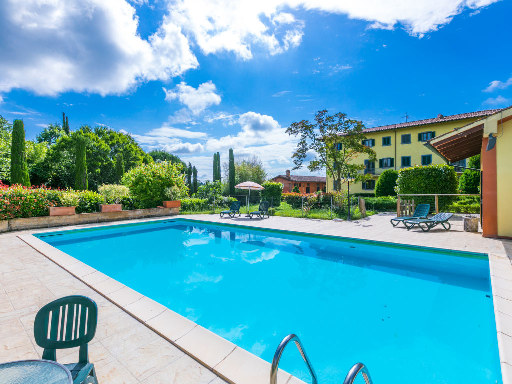 Villa Elena cover