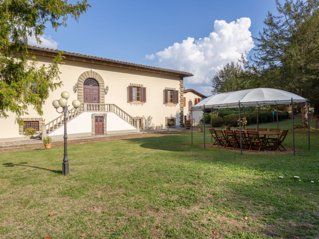 Villa Isabella cover