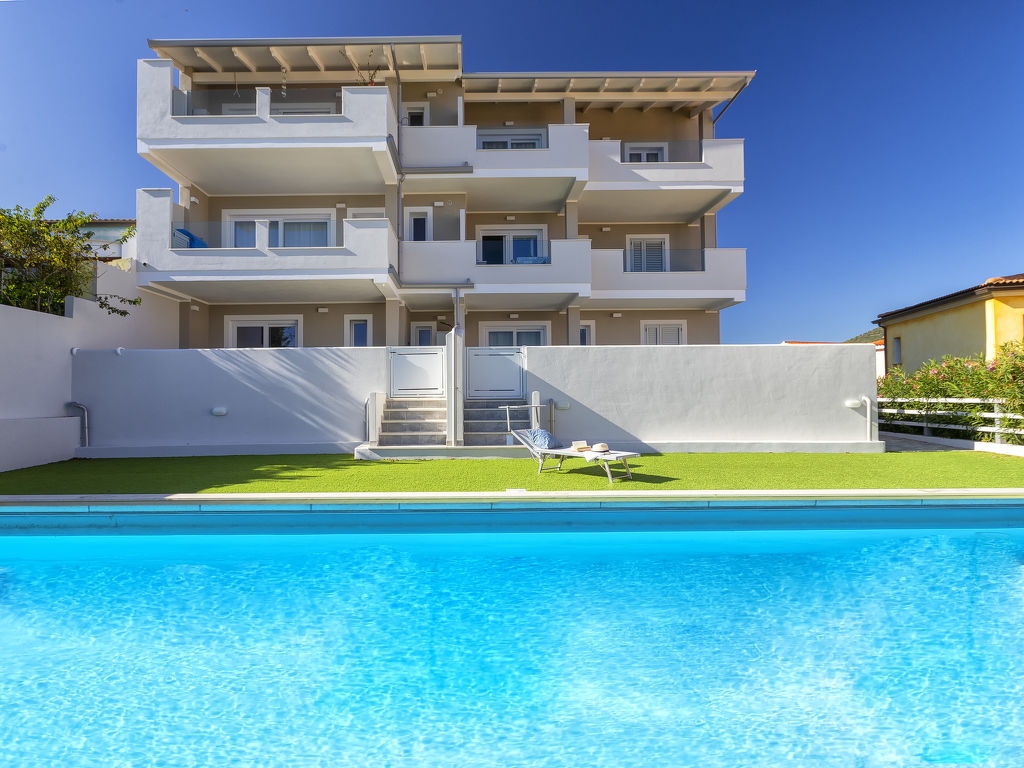 La terrazza sulla piscina cover