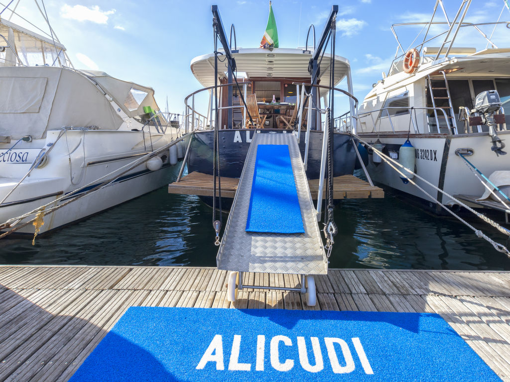 Alicudi cover