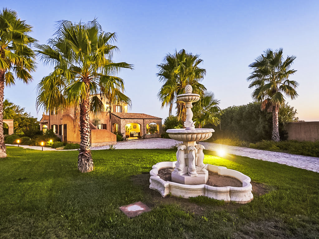Bel Villa cover