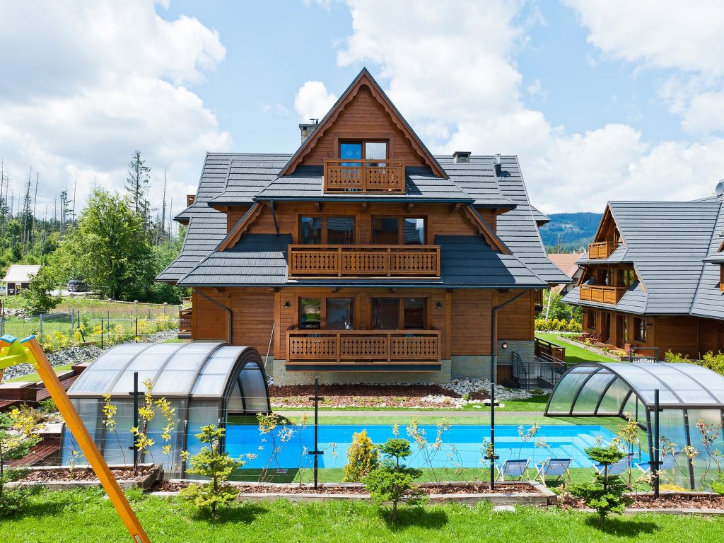 Lipki Park Resort cover