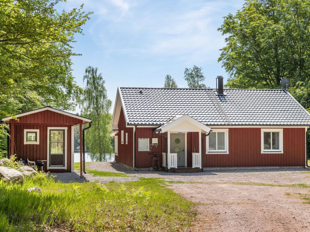 Erikstorp 145 cover