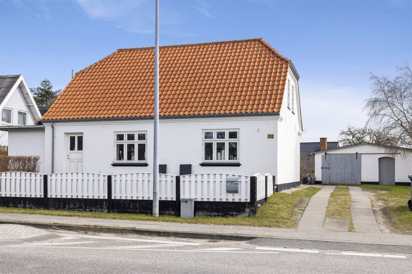 Østkystvejen 321, Sæby cover