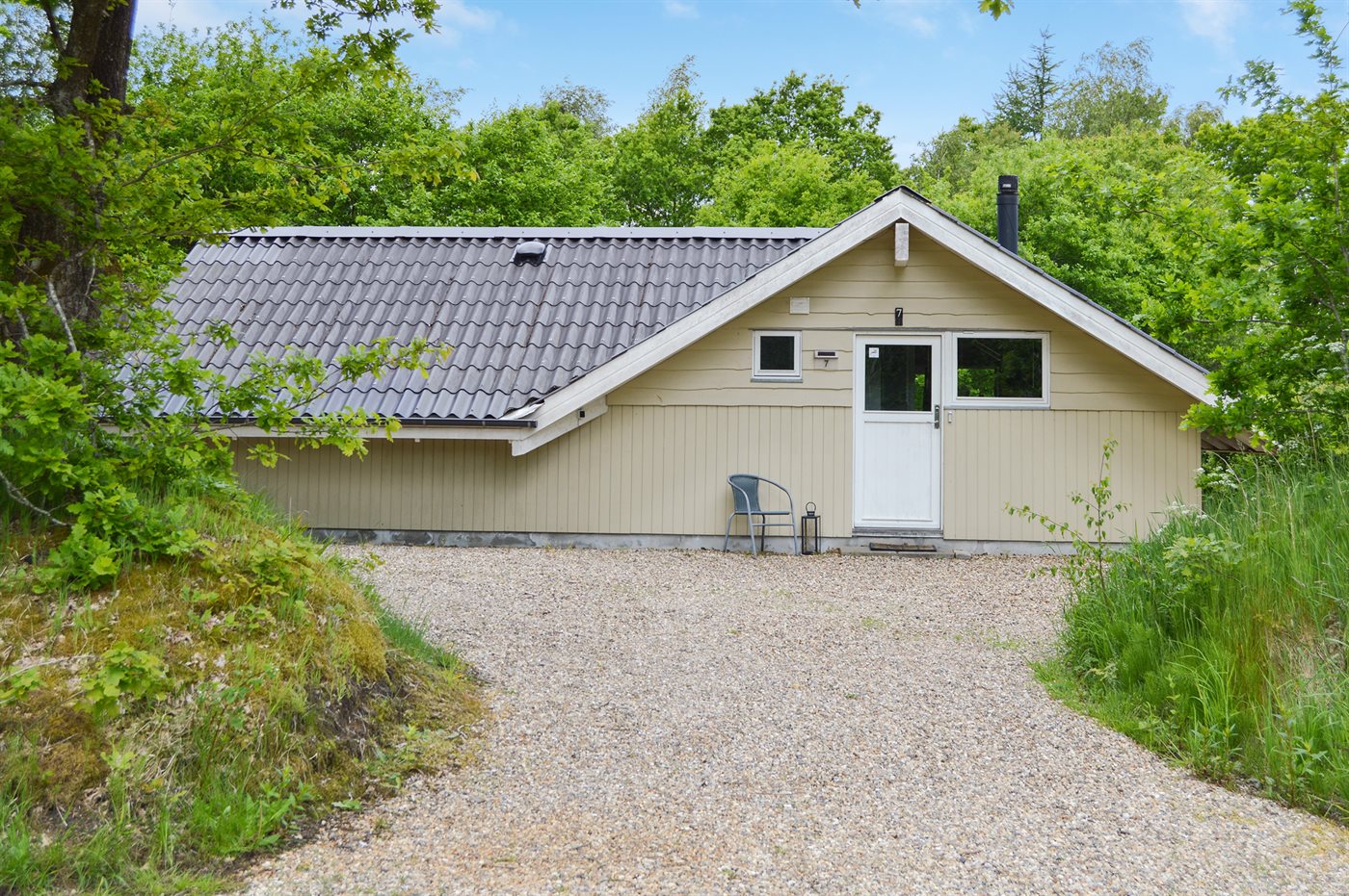 Skovbrynet 7, Give