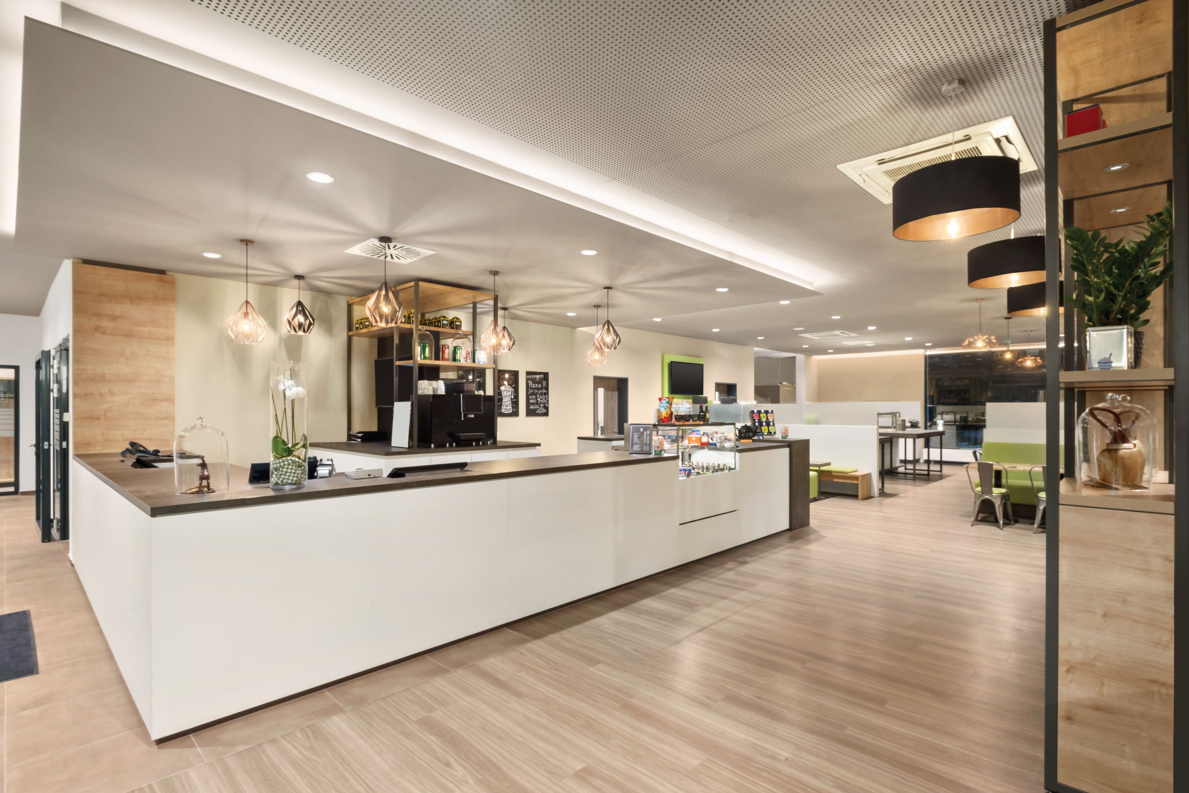 Super 8 by Wyndham Munich North