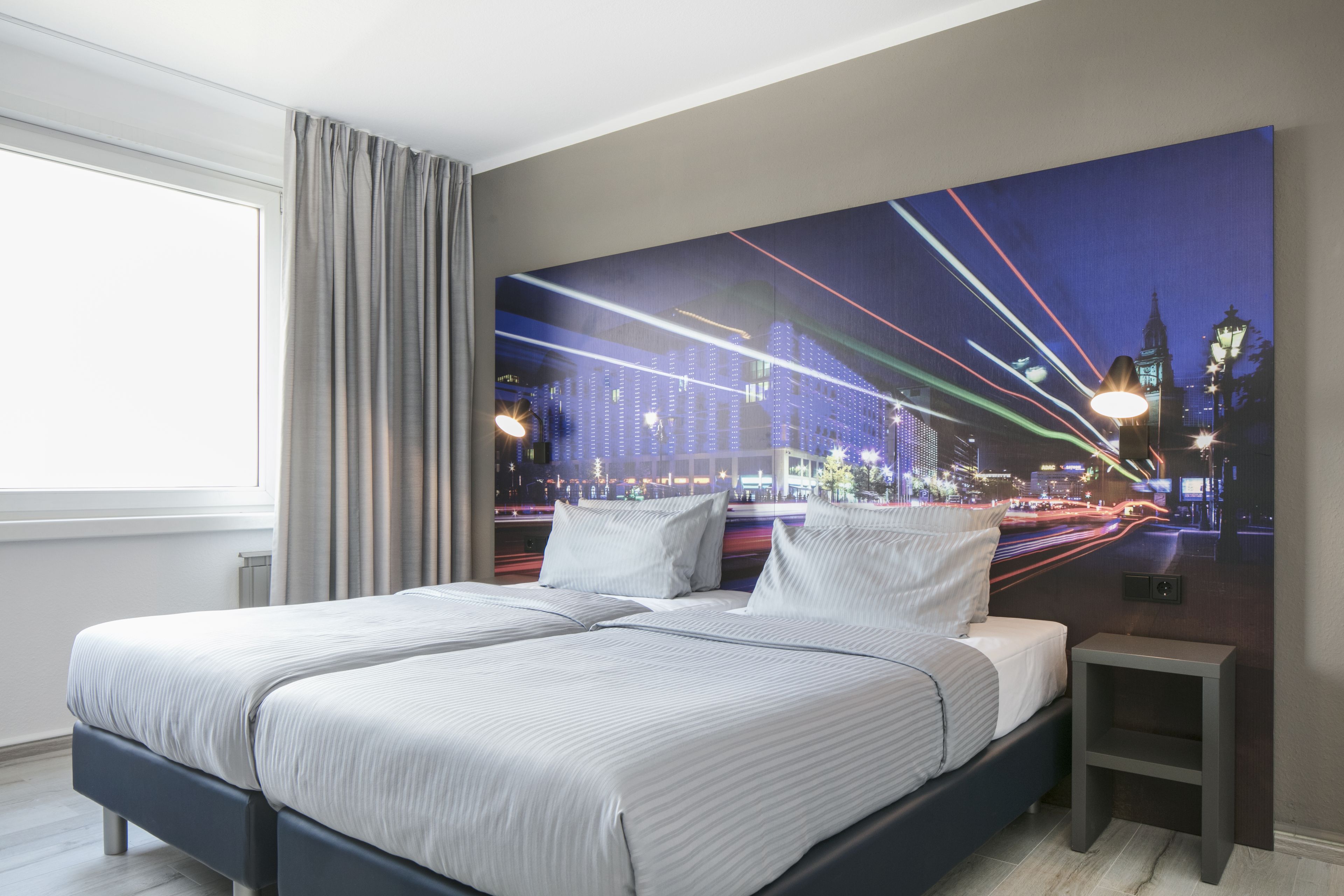 Hotel Berlin Lichtenberg cover