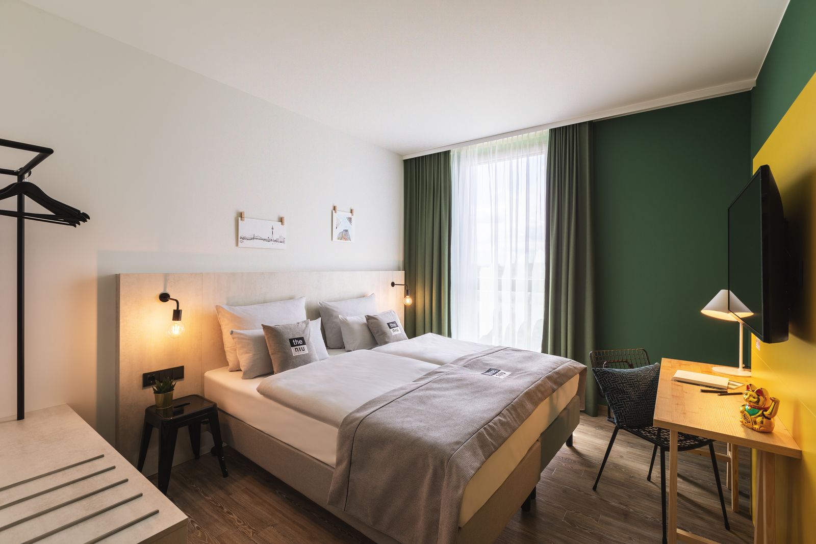 Holiday Inn - the niu Tab