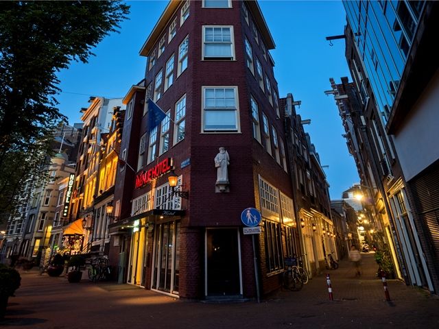 Avenue Hotel