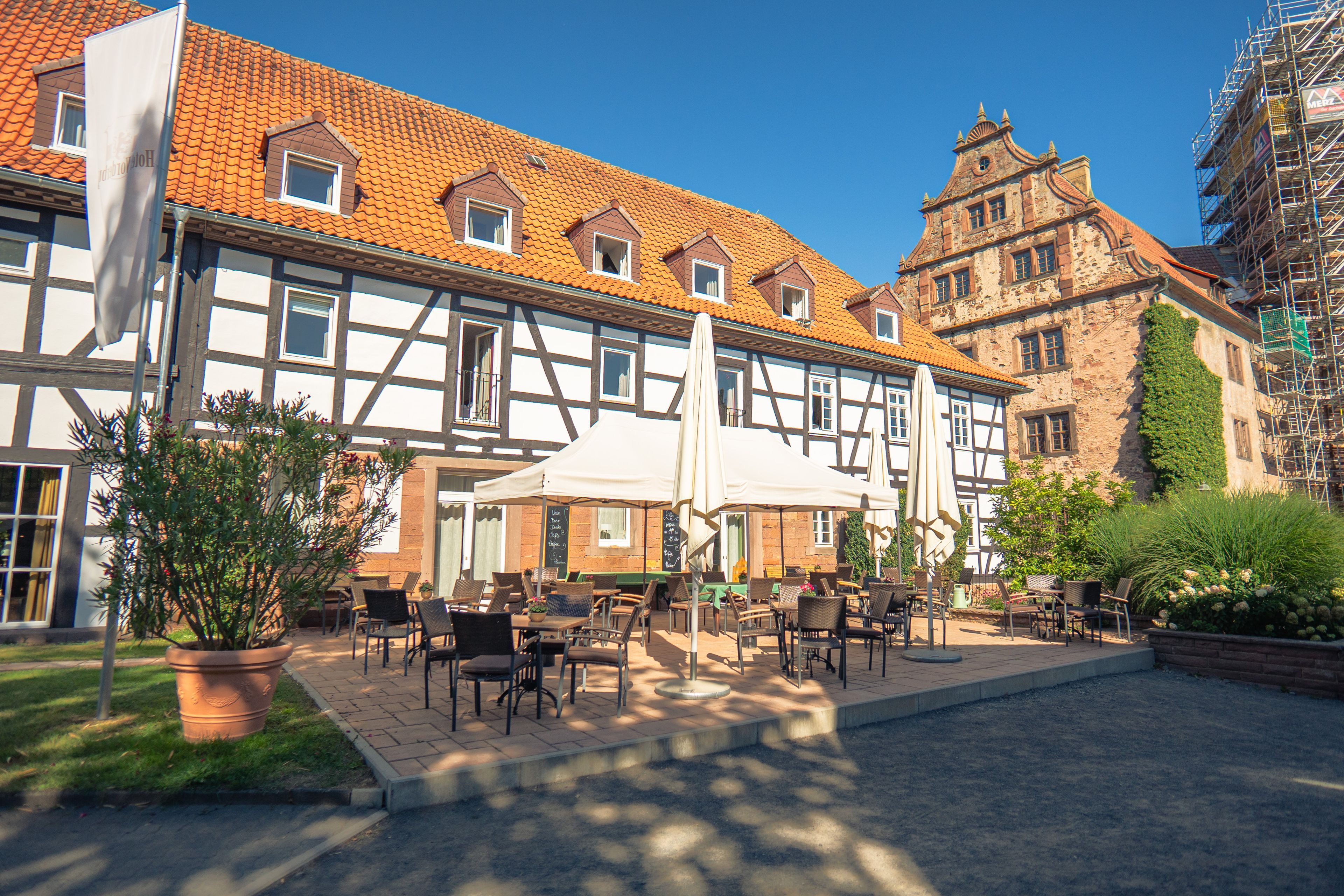 Hotel Vorderburg / Brit Solms