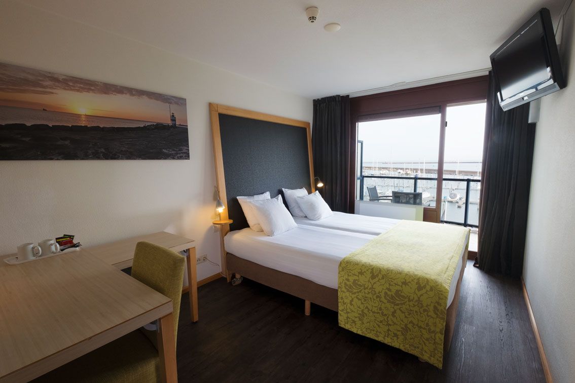 Leonardo Hotel IJmuiden Seaport Beach
