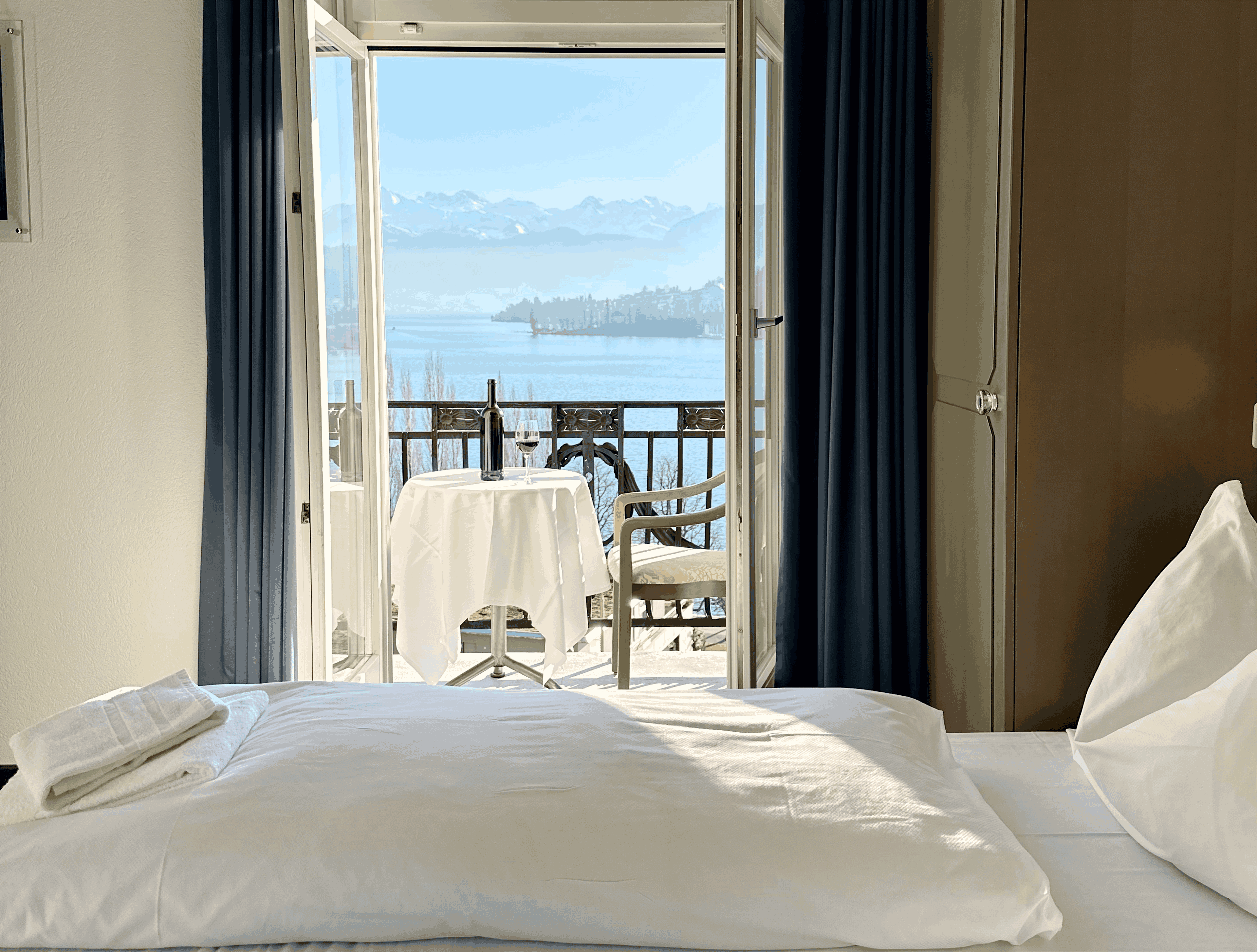 Hotel Royal cover