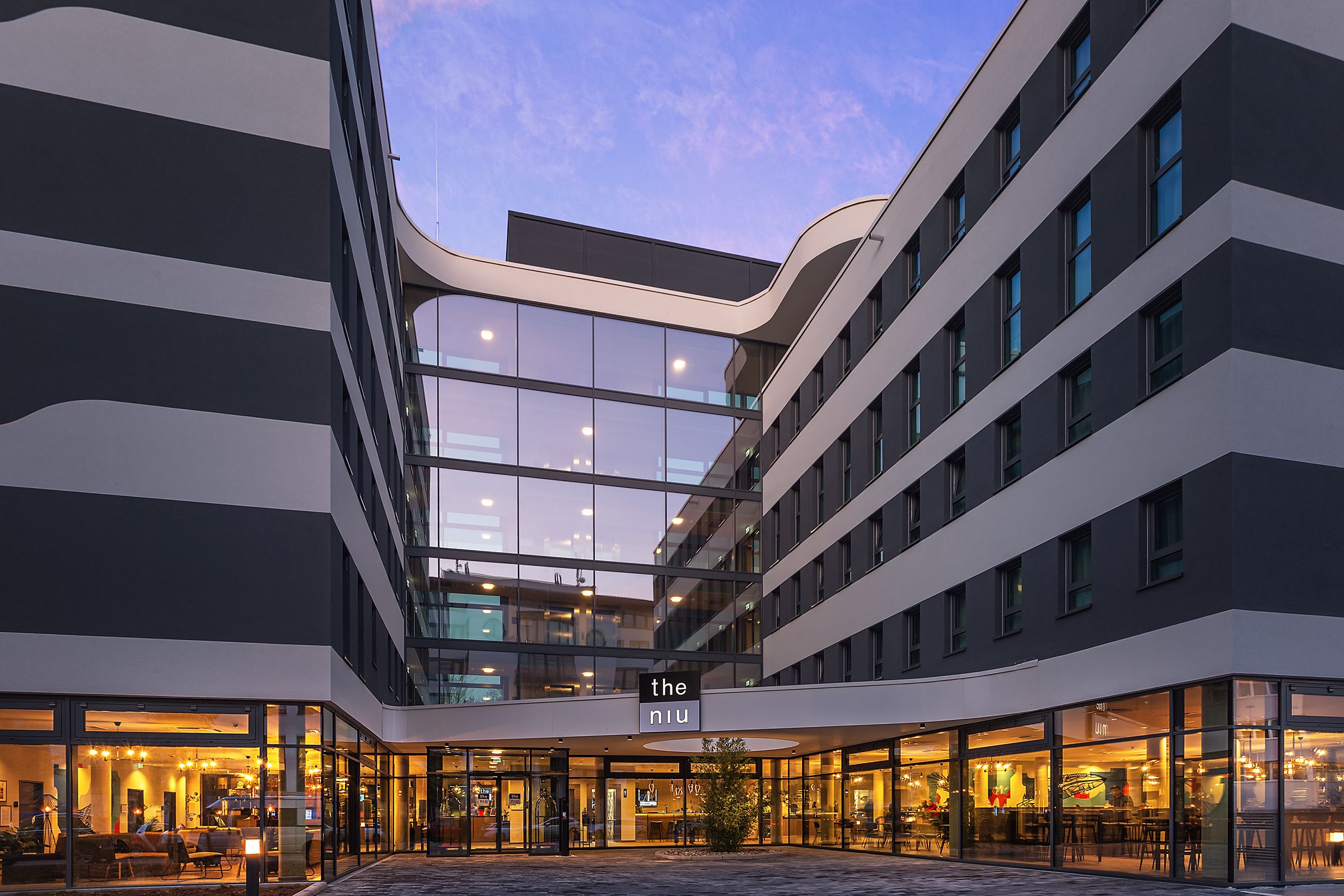 Holiday Inn - the niu Mesh