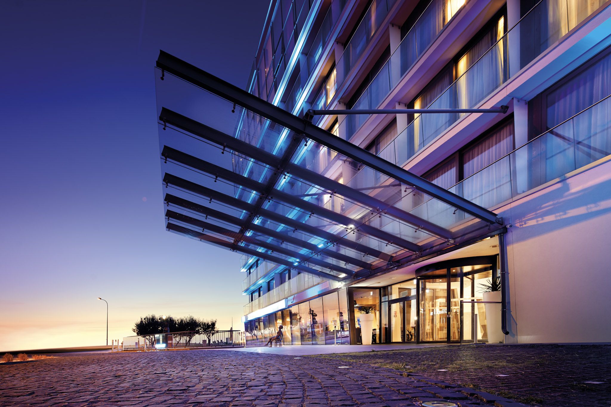 Marine Hotel
