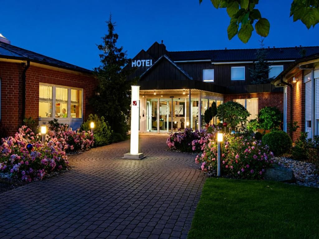 Wolfsburg Sandkamp Hotel by Belvilla cover