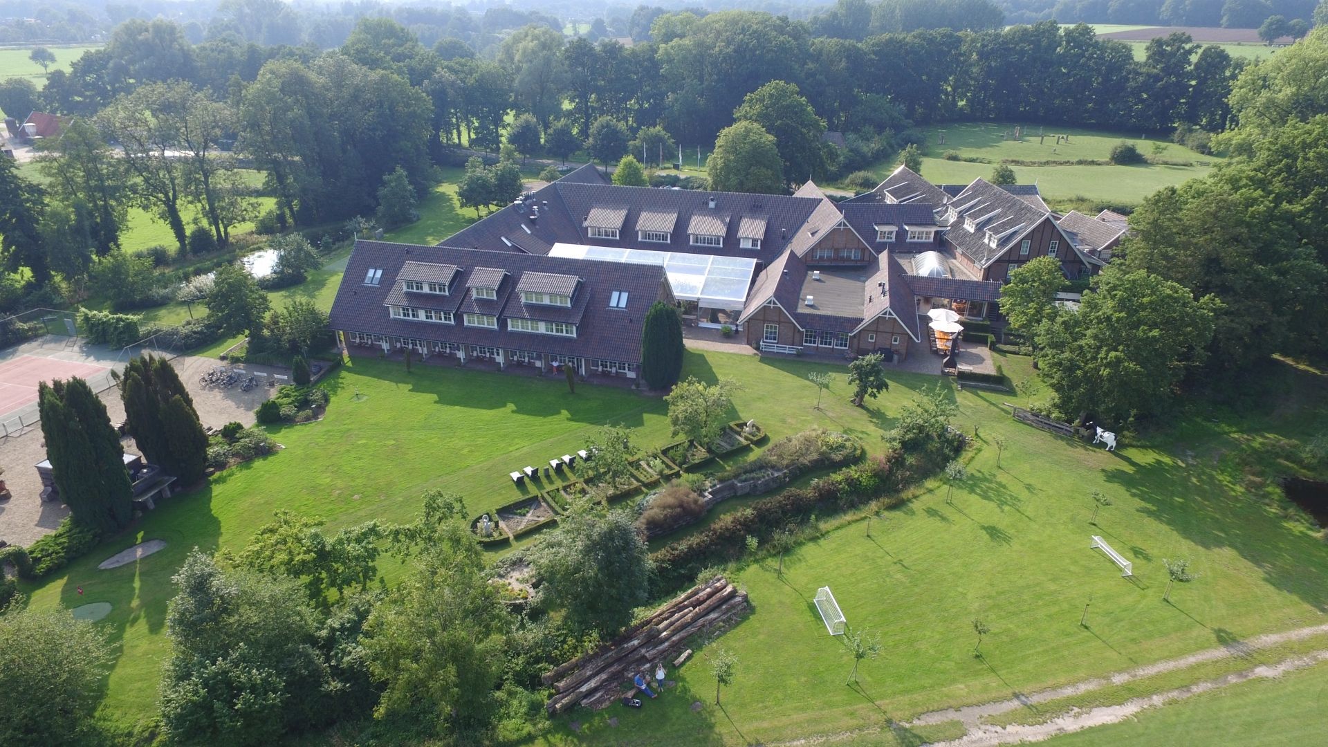 Landhuishotel De Bloemenbeek cover