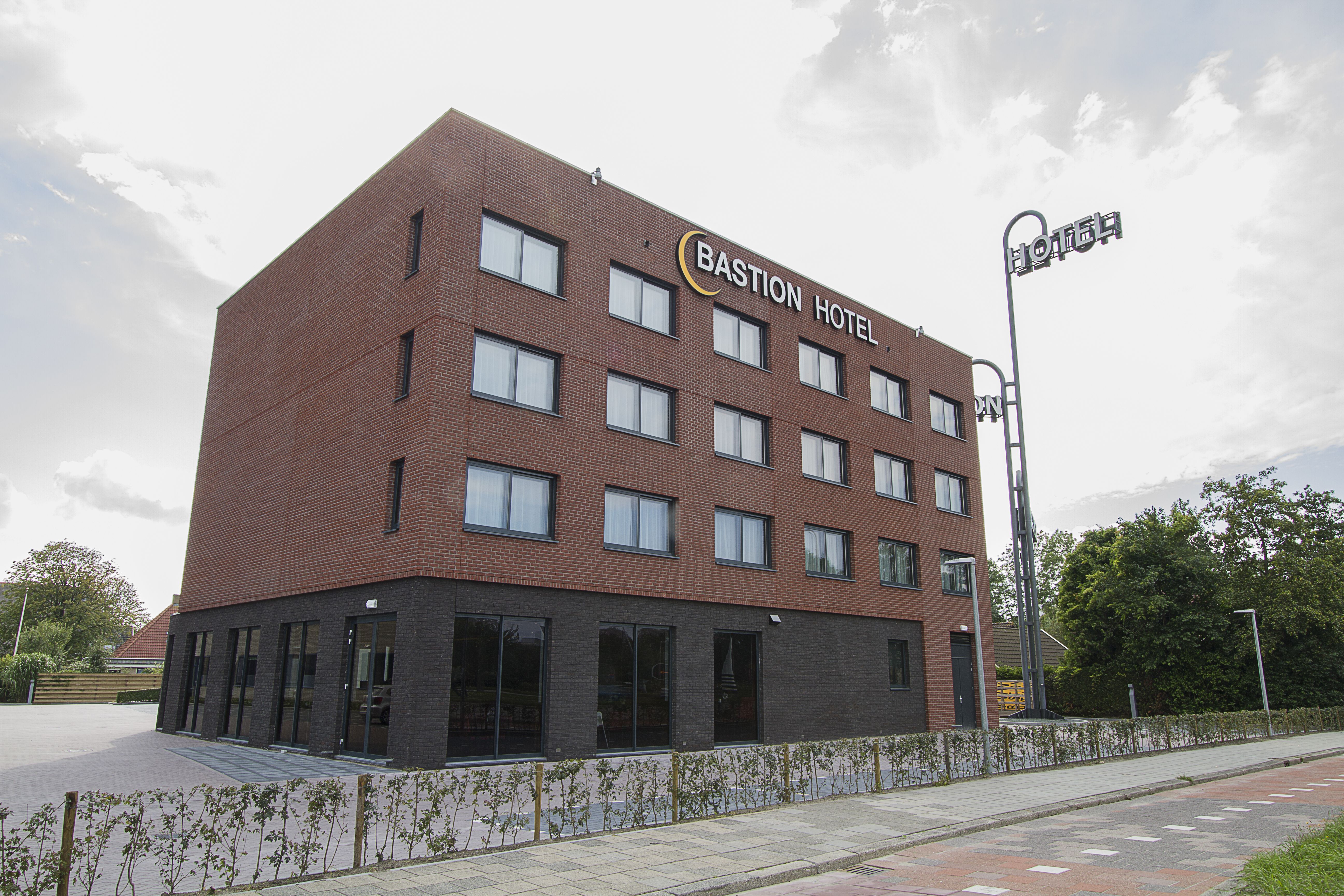 Bastion Hotel Leeuwarden cover